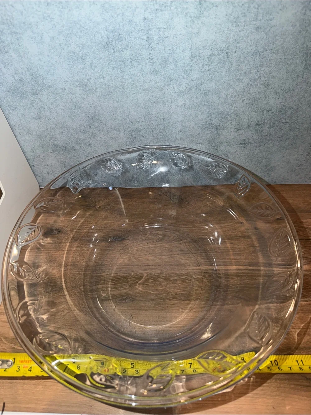 Indiana Glass Clear Leaf-Edge Serving Bowl